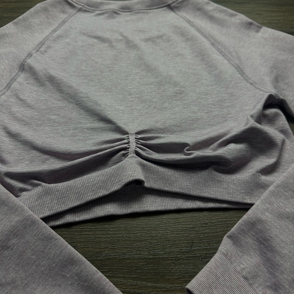Gymshark Women's Lavender Long Sleeve Crop Top - Picture 5 of 7